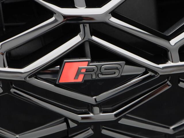 Audi RS5 Avant e-hybrid quattro | 21 inch | RS Sportstoelen | Keramische Remmen | Head up display | Bang & Olufson 3D |