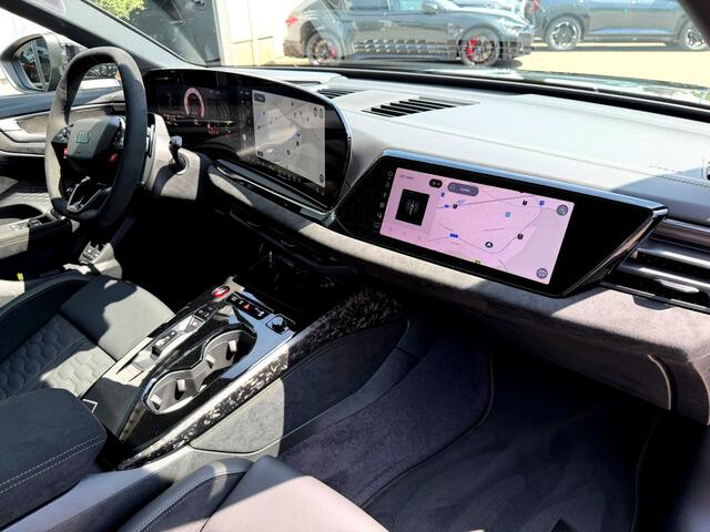 Audi RS5 Avant e-hybrid 470kW/640pk Aut8 Quattro Tech Pro SPORTPAKKET 285KM/H + PANORAMADAK + CARBON IN-/EXTERIEUR + B&O PREMIUM 3D + SPORTUITLAAT + HEAD-UP + STOELVENTILATIE&-MASSAGE + 360 CAMERA + STOELVERWARMING V&A + NEODYMIUMGOUD 21" LM-VELGEN