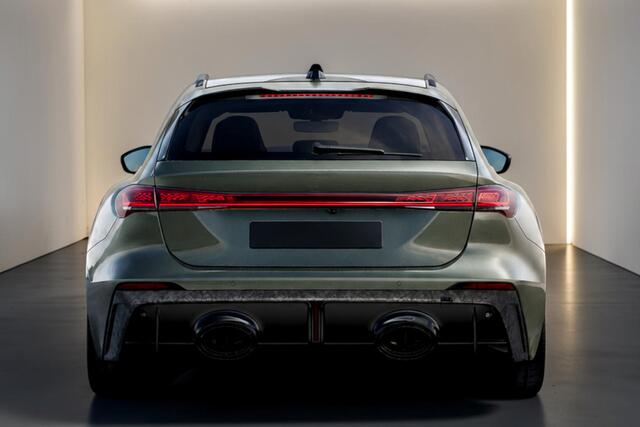 Audi RS5 Avant e-hybrid 470kW/640pk Aut8 Quattro Tech Pro SPORTPAKKET 285KM/H + PANORAMADAK + CARBON IN-/EXTERIEUR + B&O PREMIUM 3D + SPORTUITLAAT + HEAD-UP + STOELVENTILATIE&-MASSAGE + 360 CAMERA + STOELVERWARMING V&A + NEODYMIUMGOUD 21" LM-VELGEN
