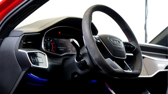 Audi RS6 Avant 4.0 TFSI 599kW/815pk Aut8 Quattro PANORAMADAK + SOFTCLOSE + HELIX HIGH END AUDIO + AKRAPOVIC + STANDKACHEL + 360 CAMERA + ADAPT.CRUISE + LANE ASSIST + MATRIX LED + STOELVERWARMING&-VENTILATIE + EVENTURI INLAAT + EL.TREKHAAK + 22" LM-VELGEN!!