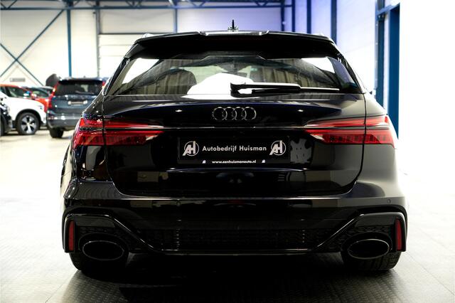 Audi RS6 Avant 4.0 TFSI 441kW/600pk Aut8 Quattro Performance LUCHTVERING + SOFTCLOSE + BANG&OLUFSEN + STANDKACHEL + 360 CAMERA + HEAD-UP + DUBBEL GLAS + ADAPT.CRUISE + LANE ASSIST + MATRIX LED + STOELVERWARMING&-VENTILATIE + HEAD-UP + EL.TREKHAAK + 22" LM-VELGEN!!