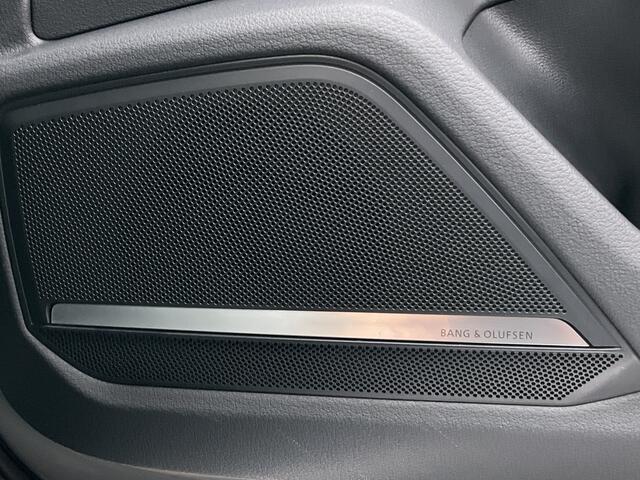Audi RS6 4.0 TFSI 600PK Ceramic HUD Carbon Nardo 4WS Pano.dak Softclose B&O 360° Dealer-Serviced!
