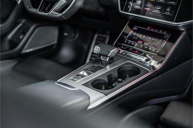 Audi RS6 Avant 4.0 TFSI Quattro | Keramisch | B&O Advanced | Dynamic PLUS | Carbon | Panorama | Nachtzicht | 4-wielbesturing | Stoelventilatie | Softclose | Head-Up | Standkachel | Laser