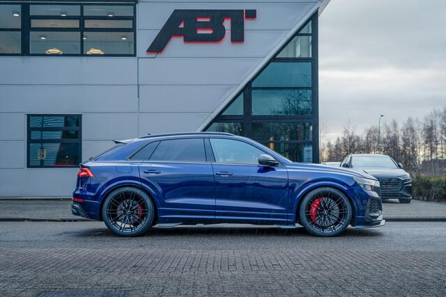 Audi RSQ8 ABT RSQ8-S 700 ABT Carbon fenders | ABT HR23 Glossy Black | Dynamic plus | carbon exterieur | Designo Mystic blauw (Audi Exclusive) | Keramische remmen | Panorama dak | alcantara hemel | RS design pakket ro Assistentie pakket plus | Uitgebreid leder pakke