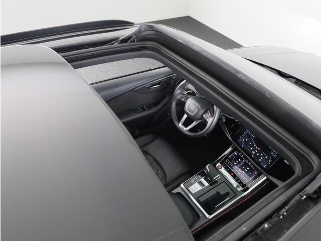 Audi RSQ8 4.0 TFSI quattro 600pk | Panoramadak | Head up Display | Memory | RS Dynamic pakket plus | Trekhaak elektrisch uitklapbaar