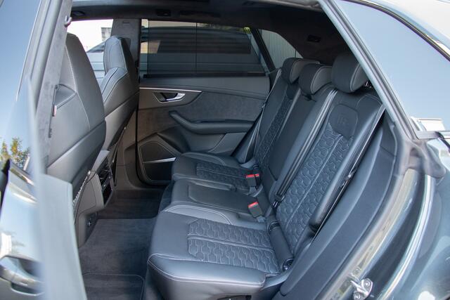 Audi RSQ8 4.0 V8 600PK URBAN | Keramische | ACC | 360 Cam | Nachtzicht | Achterasbesturing | B&O | Lane & Side Assist | Massage + Ventilatie | Alcantara | Head Up | Bankverwarming | Keyless Entry | ETH. 3500kg | 24" Urban Automotive | Standkachel | Dynamic+ | Stu