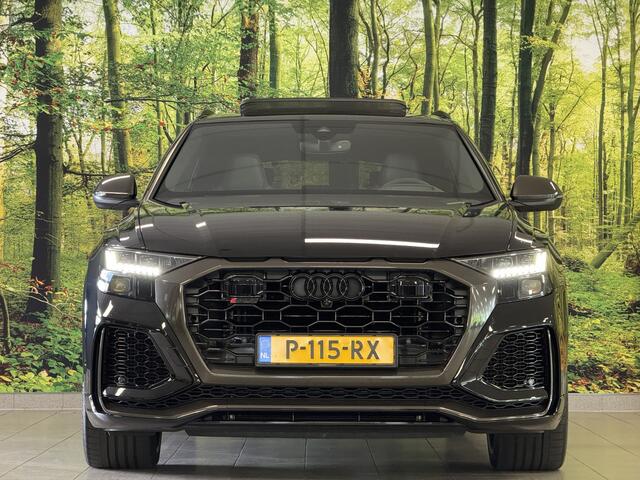 Audi RSQ8 4.0 TFSI RS Q8 quattro | Carbon Optiek Pakket | Dynamic Plus | Keramisch | 23'' lichtmetaal | Panoramadak | Massage | 600 Pk! | Head-up display | Trekhaak | Bang & Olufson |