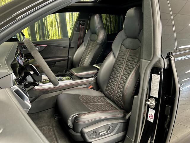 Audi RSQ8 4.0 TFSI RS Q8 quattro | Carbon Optiek Pakket | Dynamic Plus | Keramisch | 23'' lichtmetaal | Panoramadak | Massage | 600 Pk! | Head-up display | Trekhaak | Bang & Olufson |