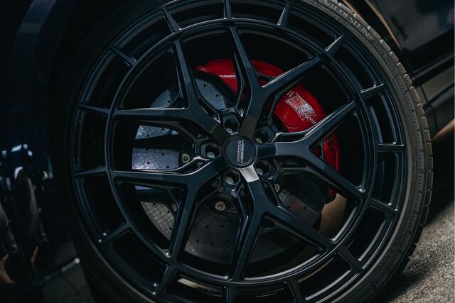 Audi RSQ8 4.0 TFSI quattro | B/O 3D | Carbon interieur en exterieur | Vossen | Rode Stiksels | Trekhaak |