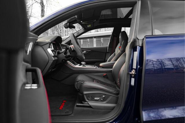 Audi RSQ8 ABT RSQ8-S 700PK | ABT HR23 Glossy Black | Dynamic plus | Carbon exterieur | Designo Mystic blauw (Audi Exclusive) | Keramische remmen | Panorama dak | alcantara hemel | RS Design pakket rood Assistentie pakket plus | Uitgebreid leder pakket | Head-up | M