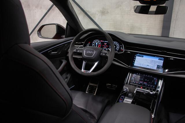 Audi RSQ8 4.0 TFSI 600PK | Keramische | Nachtzicht | B&O+ | 360 Cam | Lane & Side Assist | Pano | 23" | E.TH 3500kg | Achterasbesturing | Keyless | Head Up | Lederpack | Black Pack | Massage + Ventilatie | RS Dynamic + | Ventilatie | Apple & Android Carplay | Alcan