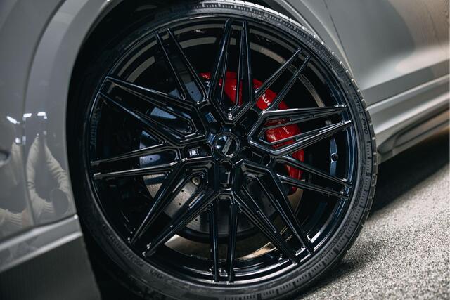Audi RSQ8 Performance 4.0 TFSI RSQ8 quattro Performance Face-lift Audi RSQ8 performance Urban Akarapovic Vossen 24 inch Full options Carbon, Nardo. Inmiddels mat PPF toegepast