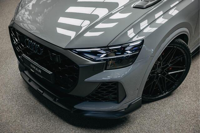 Audi RSQ8 Performance 4.0 TFSI RSQ8 quattro Performance Face-lift Audi RSQ8 performance Urban Akarapovic Vossen 24 inch Full options Carbon, Nardo. Inmiddels mat PPF toegepast