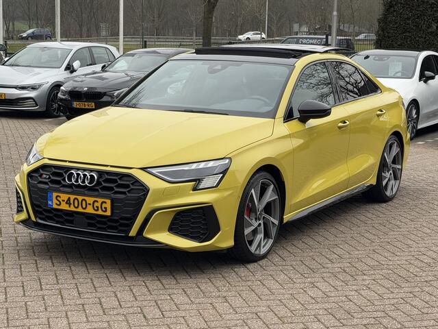 Audi S3 Limousine 2.0 TFSI quattro Edition One / Panoramadak / Camera / RS Seats / B&O / 19'' / Matrix LED / Navigatie / Dodehoek / ACC / Stoelverwarming / DAB
