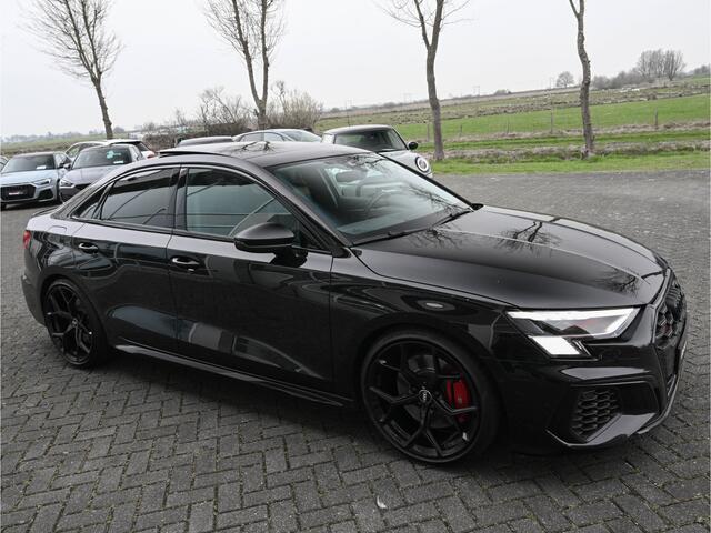 Audi S3 Limousine 2.0TFSI 310pk Quattro Pano B&O M-Led RS-Zetels 19-Inch Carbon Keyless