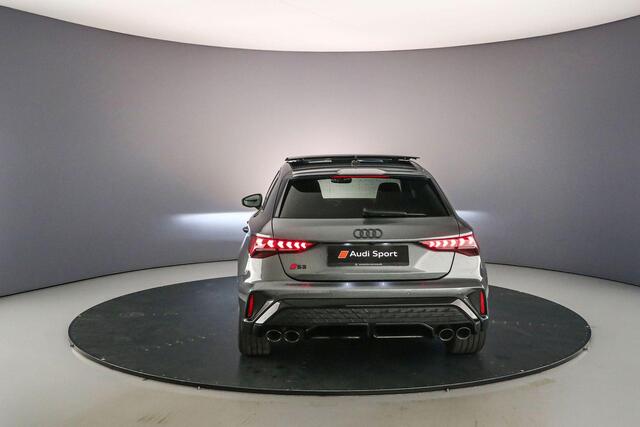 Audi S3 SPORTBACK 2.0 TSFI S3 quattro | Pano | Sonos | Head Up | Adapt. Onderstel | Keyless | 19 inch | Optiek Zwart | Matrix