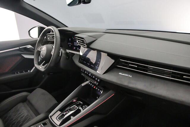 Audi S3 SPORTBACK 2.0 TSFI S3 quattro | Pano | Sonos | Head Up | Adapt. Onderstel | Keyless | 19 inch | Optiek Zwart | Matrix