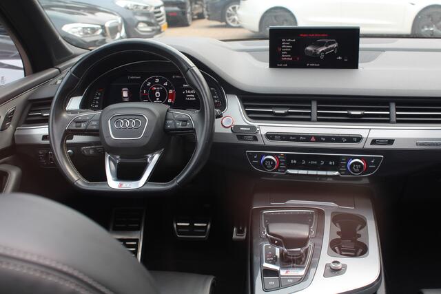 Audi SQ7 4.0 TDI quattro GRIJS KENTEKEN / Trekhaak / Panoramadak / 360Camera / Head-up / 23'' / Luchtvering / Keyless / Bose / Dodehoek / DAB / Apple CarPlay / Nachtzicht / Matrix LED / ACC / Stoelverwarming