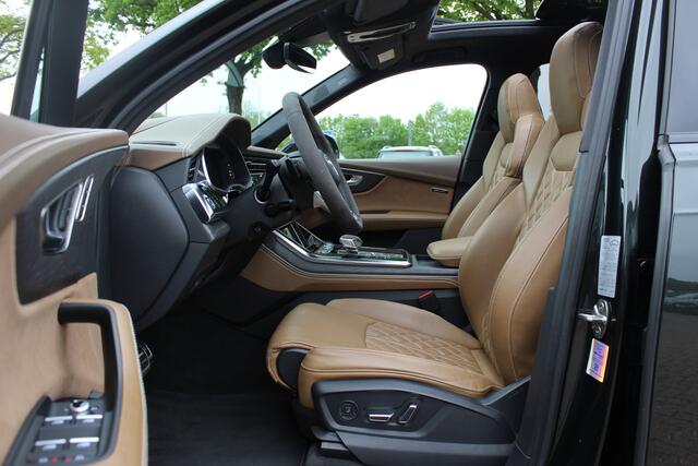 Audi SQ7 4.0 TFSI quattro 7p / Audi Exclusive / Trekhaak / Panoramadak / 360Camera / Head-up / B&O High End / Softclose / Matrix LED / Luchtvering / 22'' / RS Seats / Keyless / Standkachel / Side+Lane Assist / DAB / ACC