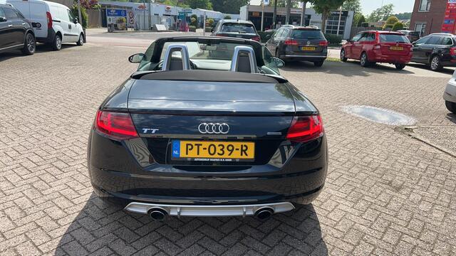 Audi TT Roadster 2.0 TFSI quattro Pro Line + S-tronic automaat 300pk quattro uitvoering. Alcantara bekleding, virtual cockpit