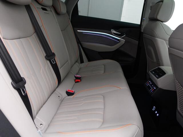 Audi e-tron e-tron 55 Quattro advanced Pro Line Plus 95 kWh Audi exclusive interior, Massage stoelen, Panodak, Stoelventilatie, Camera spiegels