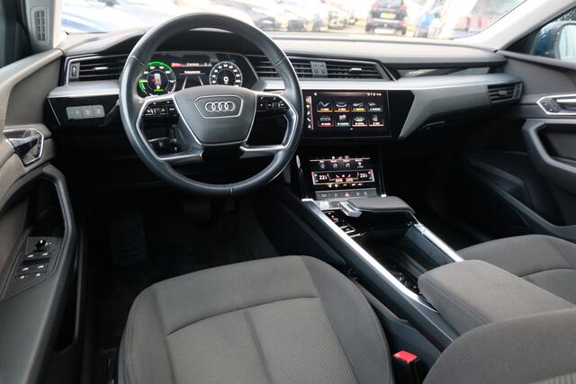Audi e-tron e-tron 55 quattro 408 PK advanced 95 kWh AUTOMAAT / NAVI / CLIMA / CRUISE / FULL LED / PDC / LMV / LICHT & REGEN SENSOR