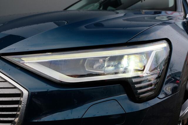 Audi e-tron e-tron 55 quattro 408 PK advanced 95 kWh AUTOMAAT / NAVI / CLIMA / CRUISE / FULL LED / PDC / LMV / LICHT & REGEN SENSOR