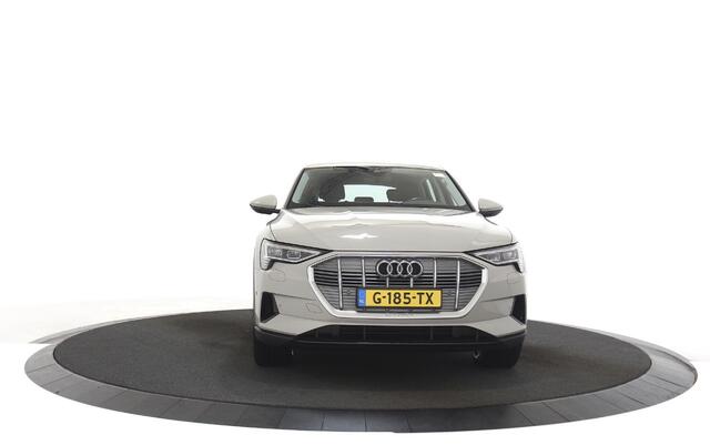 Audi e-tron e-tron 55 quattro 95 kWh Navigatie / Luchtvering / parkeerhulp v+a