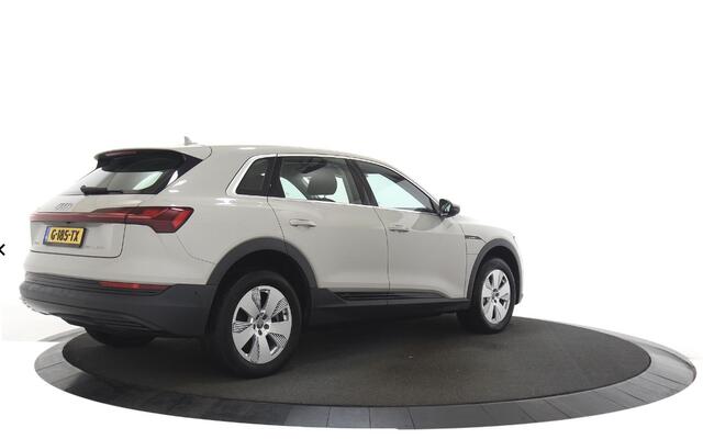 Audi e-tron e-tron 55 quattro 95 kWh Navigatie / Luchtvering / parkeerhulp v+a