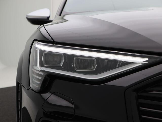 Audi e-tron S quattro 95 kWh 503 Pk S-Line | LED | Parkeersensoren | Elektrische Achterklep | Elektrisch Stoelen | Stoel Verwarming | Panoramadak | Adaptive Cruise | Carplay | Navigatiesysteem | DAB | 21 Inch