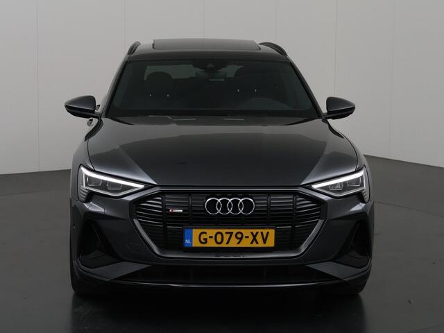 Audi e-tron e-tron 50 quattro Launch edition Black 71 kWh | Panoramadak | Climate Control | Cruise Control Adaptief | Leder | Stoelverwarming | Carplay |