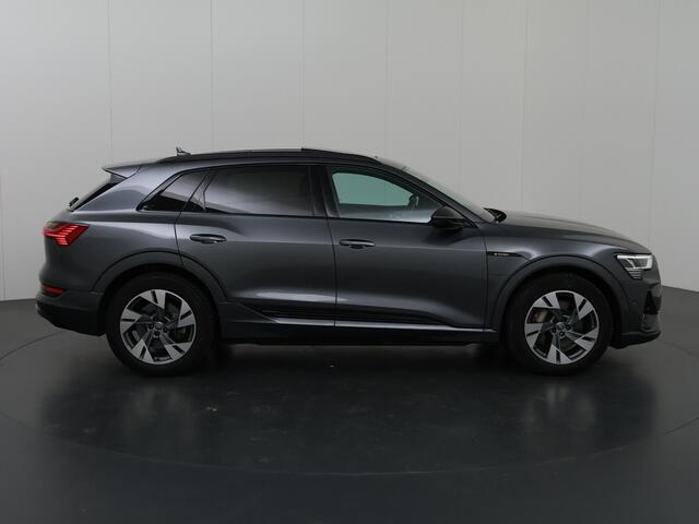 Audi e-tron e-tron 50 quattro Launch edition Black 71 kWh | Panoramadak | Climate Control | Cruise Control Adaptief | Leder | Stoelverwarming | Carplay |