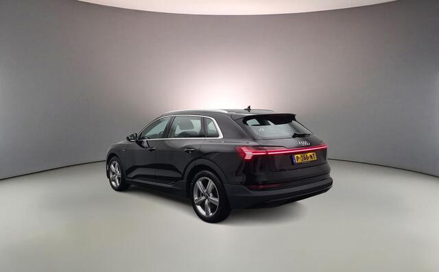 Audi e-tron 55 408pk quattro edition 95 kWh | Virtual Cockpit | Luchtvering | MMI Nav. Plus | Parkeerhulp plus | Cruise control |