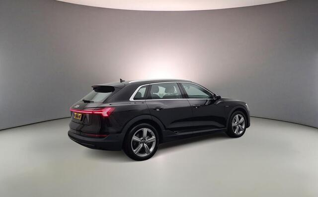 Audi e-tron 55 408pk quattro edition 95 kWh | Virtual Cockpit | Luchtvering | MMI Nav. Plus | Parkeerhulp plus | Cruise control |