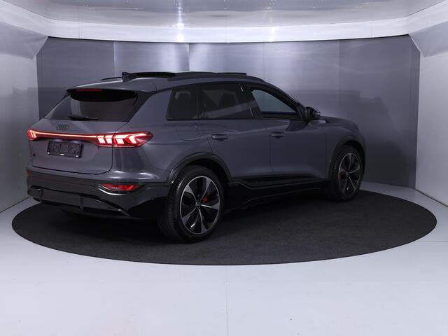 Audi e-tron Q6 First Edition 100 kWh 388 pk | Private lease vanaf ¤ 1749,- pm | Verlengde garantie | Navigatie | Panoramadak | Luchtvering | Bang & Olufsen Audio | 21" Lichtmetalen velgen |