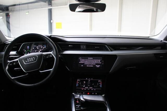 Audi e-tron 50 quattro Launch edition 71 kWh Navigatie | Elektr. stoelverst. + geheugen | 20"Velgen | Dealeronderhouden .