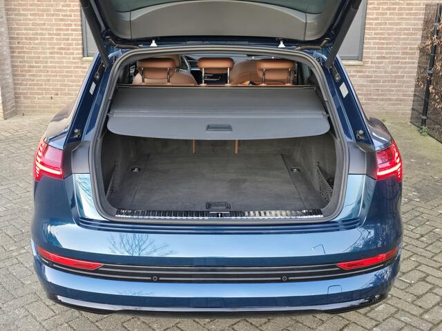 Audi e-tron e-tron 55 quattro advanced Pro Line Plus 95 kWh PANO VIRTUAL HUD ADAPTIVE CC B&O STOELVERWARMING KEYLESS ENTRY 360 PK !!