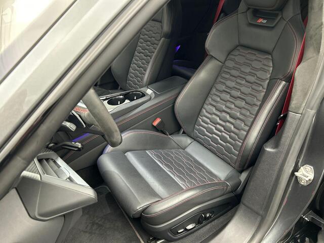 Audi e-tron RS GT 93 kWh 600PK| Nachtzichtassistent | Carbon | B&O | Vierwielbesturing | Head-Up | Massage/Ventilatie |