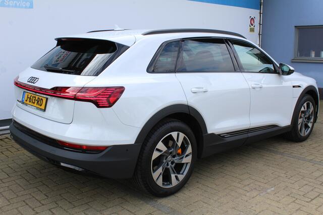 Audi e-tron 50 quattro edition 71 kWh | Incl. 12 maanden Garantie | Achteruitrijcamera | Luchtvering | Adaptive cruise controle | Stoelverwarming | Climate contorle | Navigatie | Elektrische kofferklep | Half Leder/Alcantara | Standkachel | Apple CarPlay/Android Auto