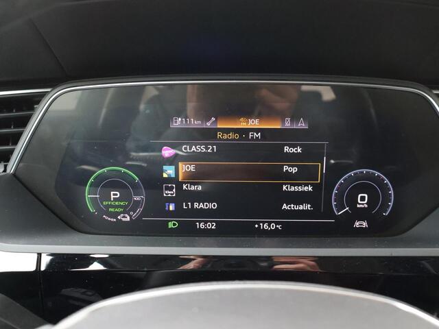Audi e-tron e-tron 50 quattro Launch edition 71 kWh | 313 PK | Lichtmetalen velgen 20"| El. achterklep | Parkeerassistent plus |