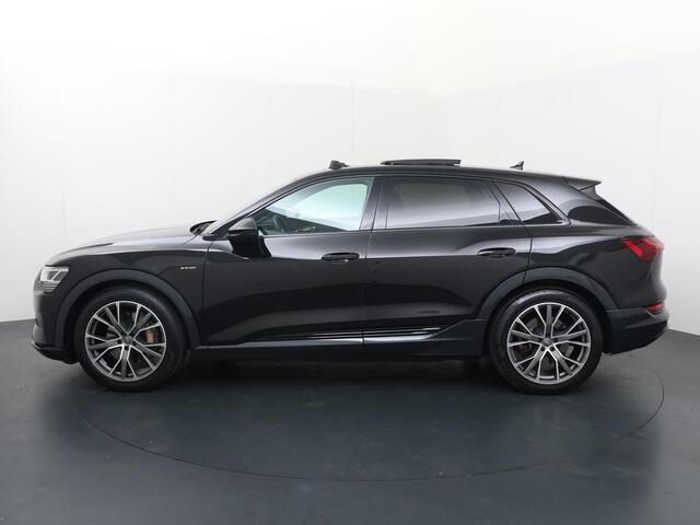 Audi e-tron e-tron 55 quattro advanced 95 kWh | 408 PK | Panoramadak | Lichtmetalen velgen 20"| Sportstoelen |