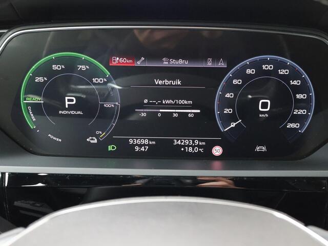 Audi e-tron e-tron 55 quattro advanced 95 kWh | 408 PK | Panoramadak | Lichtmetalen velgen 20"| Sportstoelen |