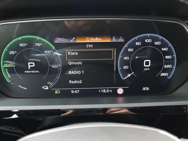 Audi e-tron e-tron 55 quattro advanced 95 kWh | 408 PK | Panoramadak | Lichtmetalen velgen 20"| Sportstoelen |