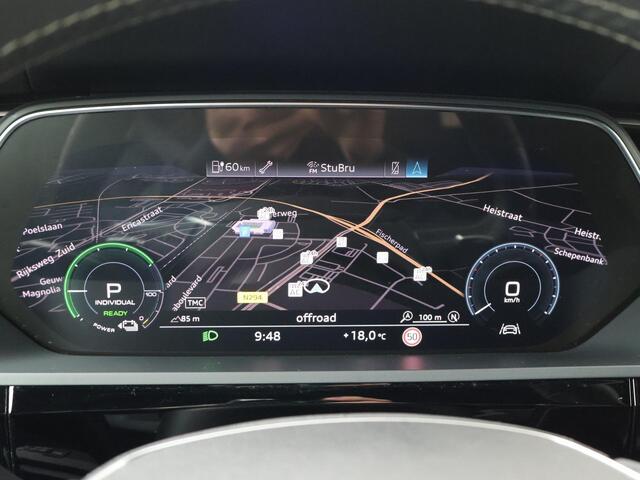 Audi e-tron e-tron 55 quattro advanced 95 kWh | 408 PK | Panoramadak | Lichtmetalen velgen 20"| Sportstoelen |