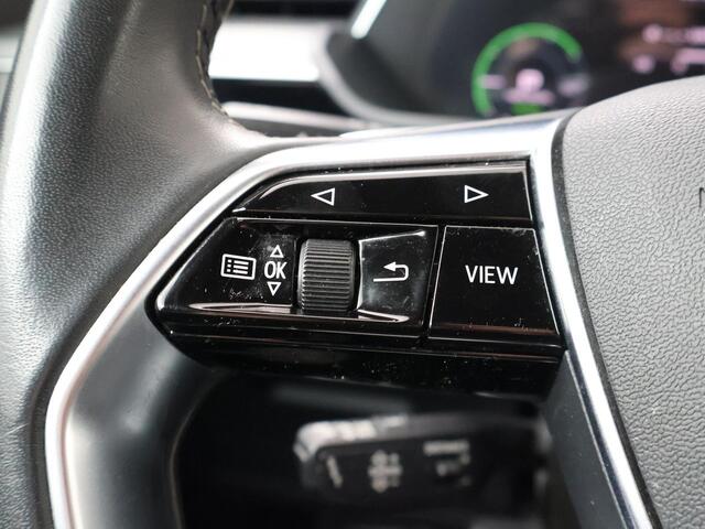 Audi e-tron e-tron 55 quattro advanced 95 kWh | 408 PK | Panoramadak | Lichtmetalen velgen 20"| Sportstoelen |