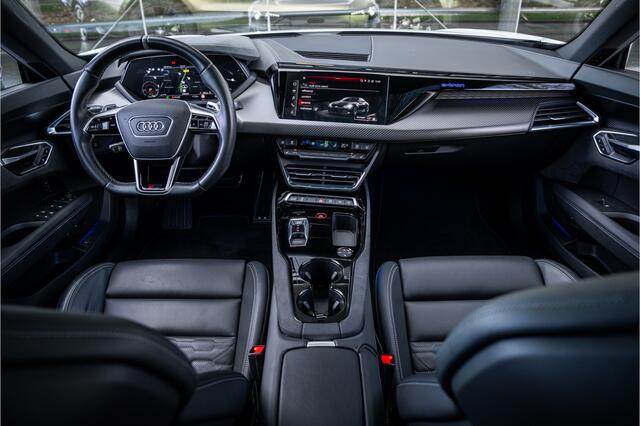 Audi e-tron GT RS VOSSEN RS 93 kWh ** Massage ** Nachtzicht ** 598pk ** Panodak ** Achterasbesturing 22" VOSSEN ** Alcantara ** B&O ** NP 176K ** Rijbereik tot 565km (WLTP) Carbon