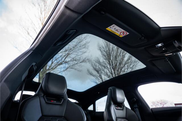 Audi e-tron GT RS VOSSEN RS 93 kWh ** Massage ** Nachtzicht ** 598pk ** Panodak ** Achterasbesturing 22" VOSSEN ** Alcantara ** B&O ** NP 176K ** Rijbereik tot 565km (WLTP) Carbon