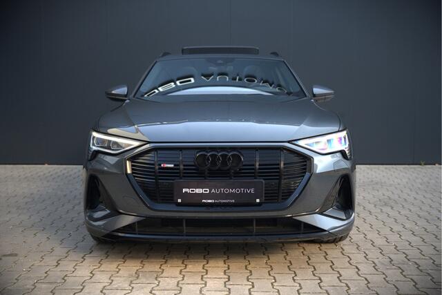 Audi e-tron e-tron 50 quattro S edition Black 71 kWh | S-Line | Panoramadak | Memory Seats | Camera | Trekhaak | Luchtvering | Adaptive Cruise Control | Keyless | Matrix LED | Leder | Stoelverwarming | NAP |