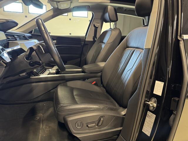 Audi e-tron e-tron 50 quattro Launch edition plus 71 kWh | Pano | Leder | Camera | Carplay | Stoelverwarming | Afn. trekhaak | 21'' LMV