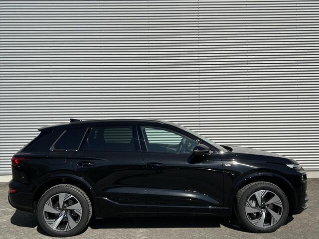 Audi e-tron Q6 S edition (B1) e-tron perf 100Kwh 225 kW / 306 PK | B&O | Luchtvering | Head-Up Display | Memory Seats | Trekhaak | Sfeerverlichting |